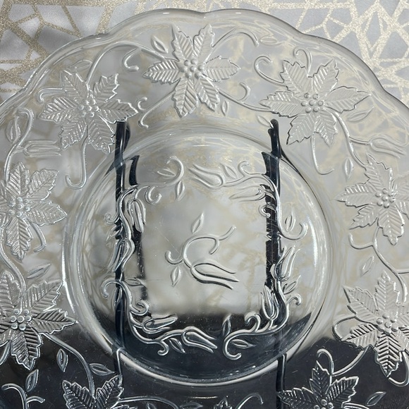 2 Princess House 8in FANTASY with Scalloped Edge #5296 Floral Clear Glass Plates - Picture 3 of 4